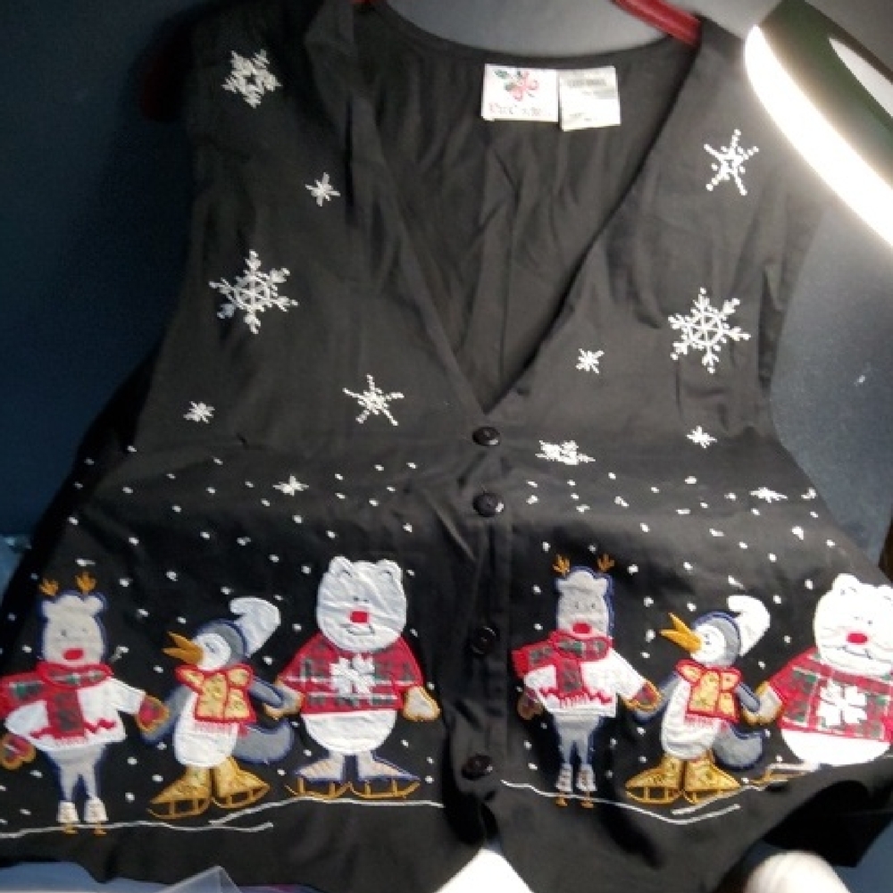 Nutcracker emboroidered holiday vest size L